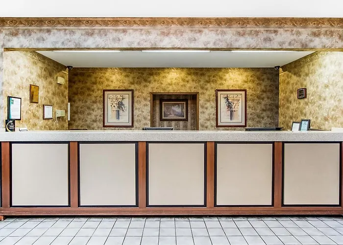 Executive Inn And Suites